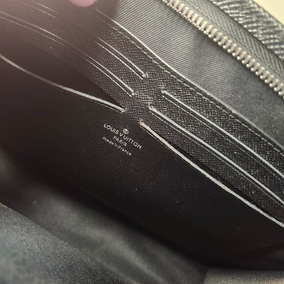Louis Vuitton Pochette Voyage - Picture 4 of 10